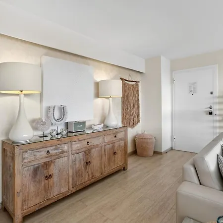 Lejlighed Luxurious 3bdr Salgados Flat With Pool By Lovelystay