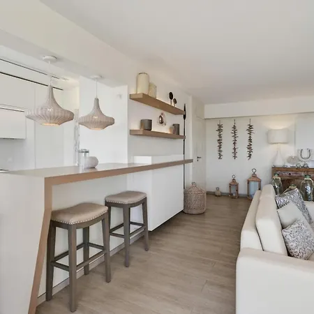 Luxurious 3bdr Salgados Flat With Pool By Lovelystay