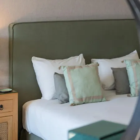 Luxurious 3bdr Salgados Flat With Pool By Lovelystay *