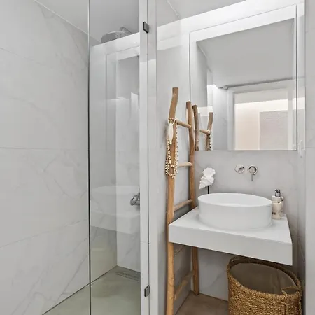 Luxurious 3bdr Salgados Flat With Pool By Lovelystay Guia (Faro)