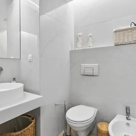 Luxurious 3bdr Salgados Flat With Pool By Lovelystay
