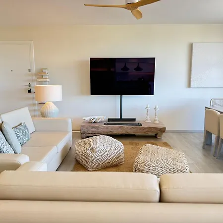 아파트 Luxurious 3bdr Salgados Flat With Pool By Lovelystay