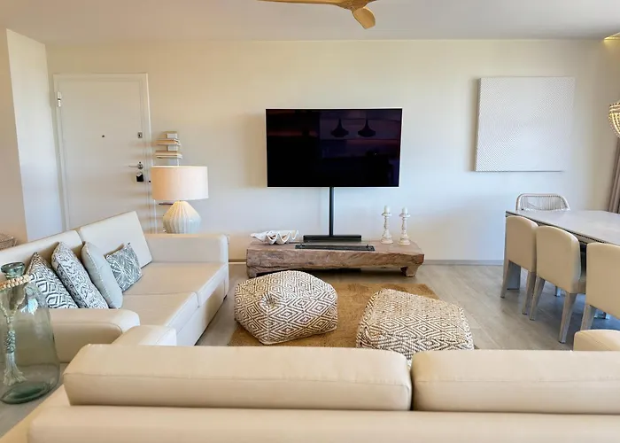 아파트 Luxurious 3bdr Salgados Flat With Pool By Lovelystay