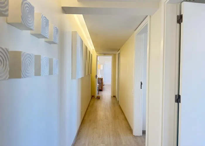 아파트 Luxurious 3bdr Salgados Flat With Pool By Lovelystay 기아