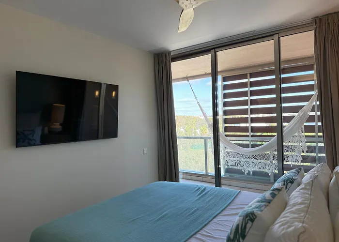 아파트 Luxurious 3bdr Salgados Flat With Pool By Lovelystay *